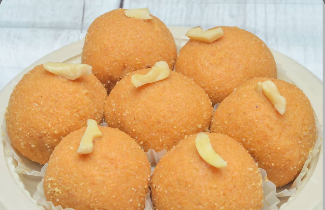 Mohana Sweets N Confectioners Pure Desi Ghee Besan Ladoo - Safuron