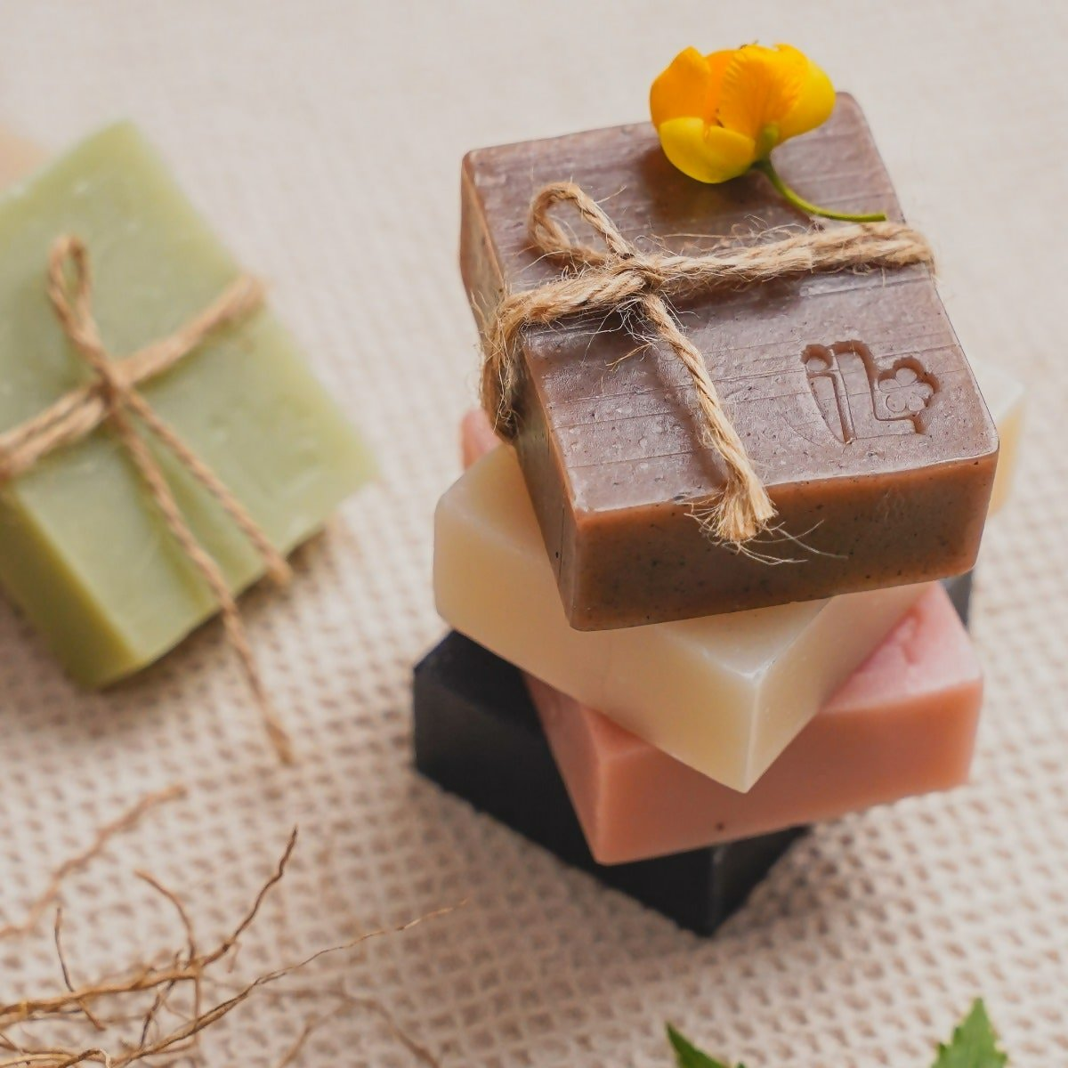 Isha Life Calm. Sambrani With Vetiver Handcrafted Soap Isha Life Calm. Sambrani With Vetiver Handcrafted Soap