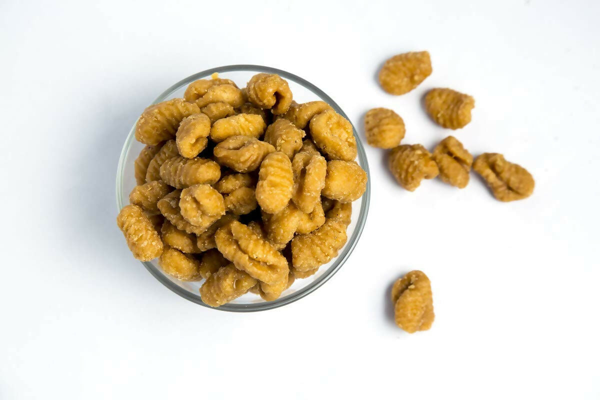 Vellanki Foods Andhra Sweets Combo (250 gm Each) - Venna Vundalu, Gavvalu, Bellam Kommulu Vellanki Foods
