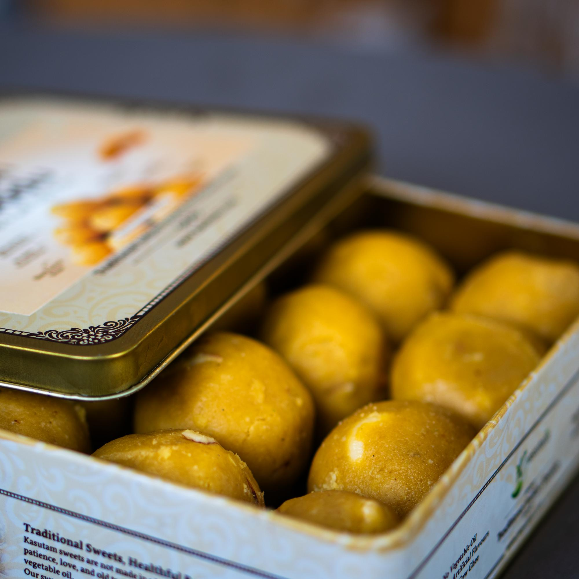 Kasutam Besan Laddu Kasutam