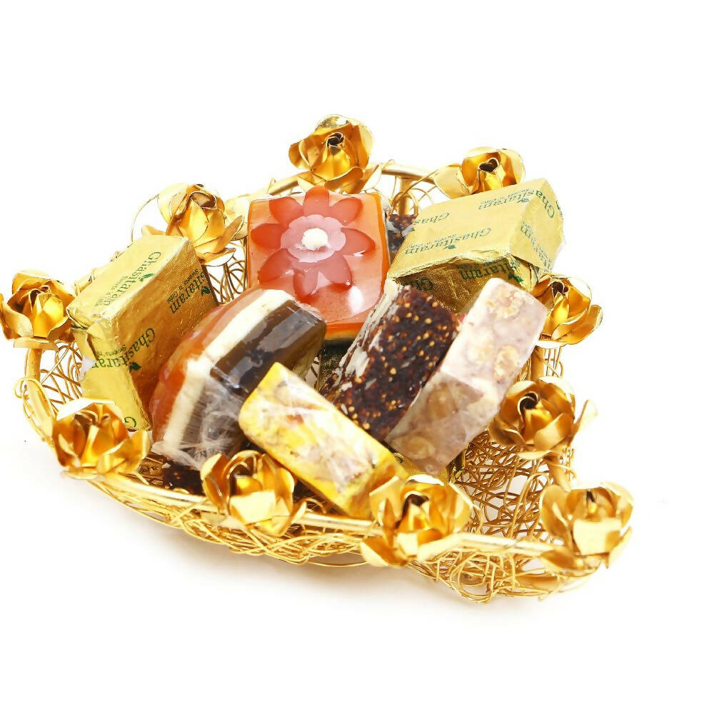 Ghasitaram Mesh Heart Tray Of Assorted Bites - Safuron