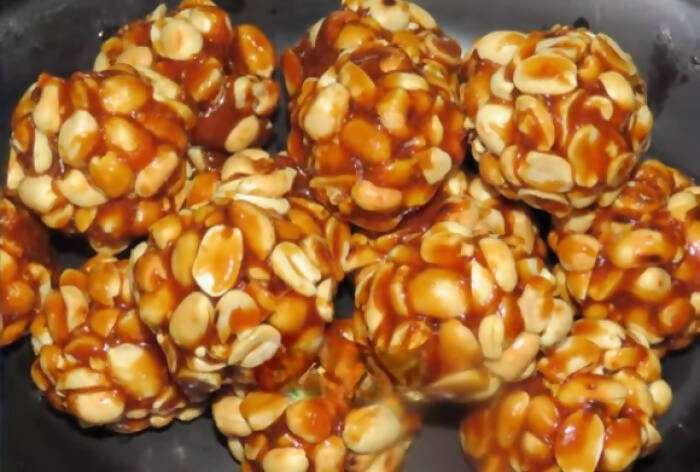 Godavari Vantillu Peanut ladoo/ Palli Undalu / Bellam Verusenaga Pappu Undalu Godavari Vantillu