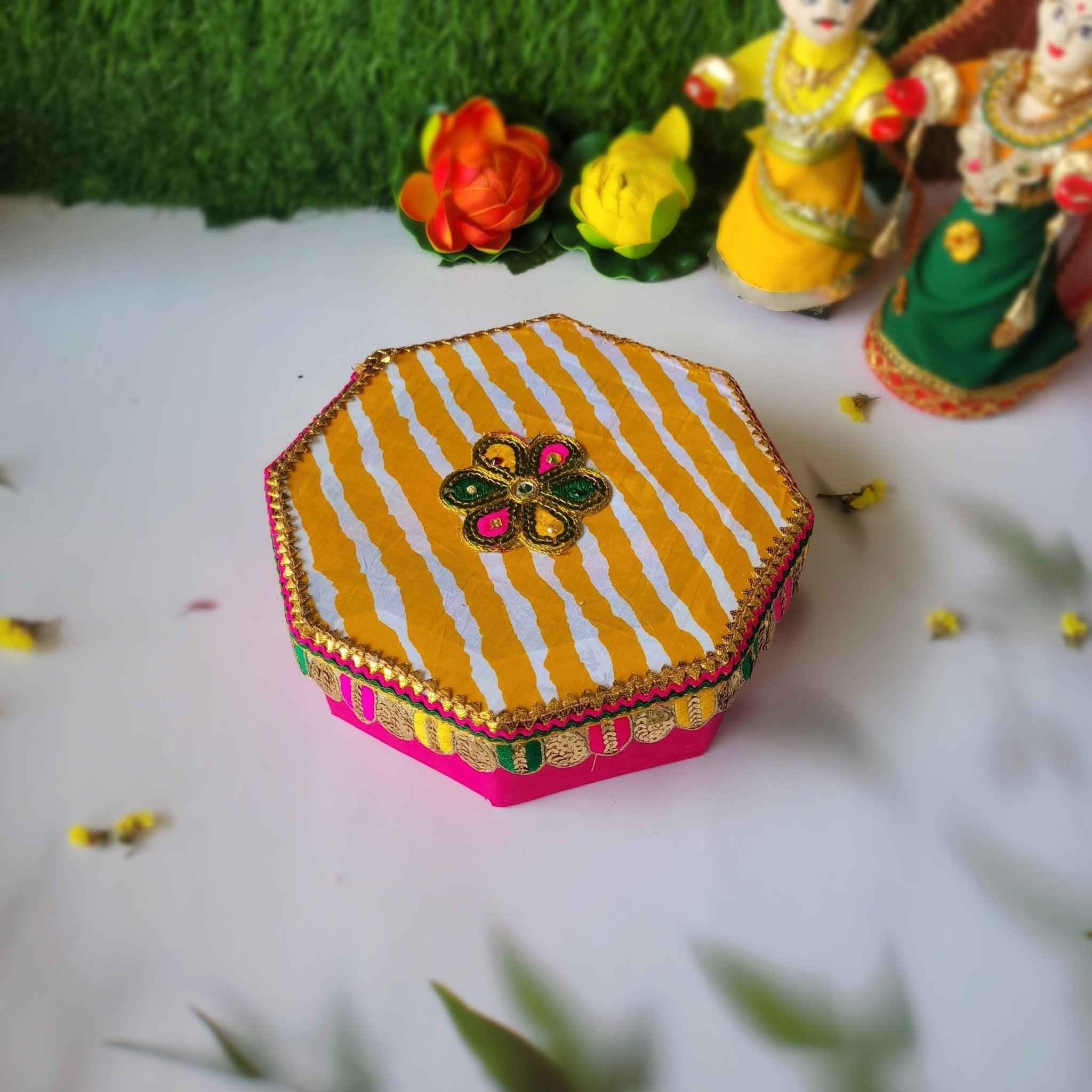 SweeDesi Ghewar Hamper 2 SweeDesi