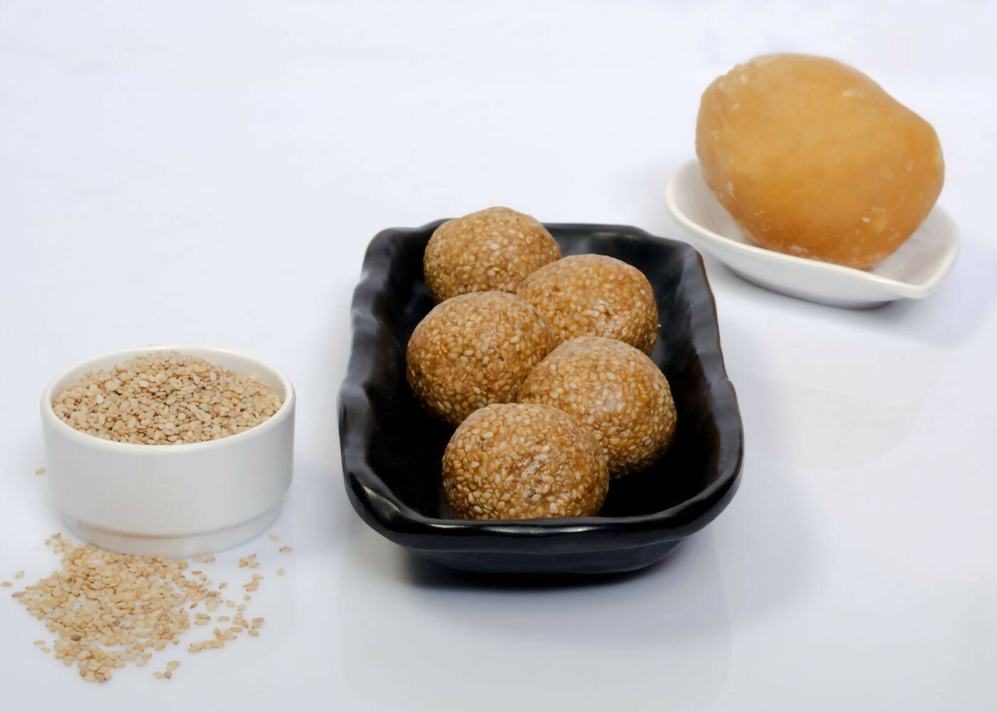 Vijaya Karadant Til Laddu (Yellu) Vijaya Karadant